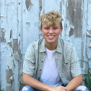 Meet your Posher, Elecia